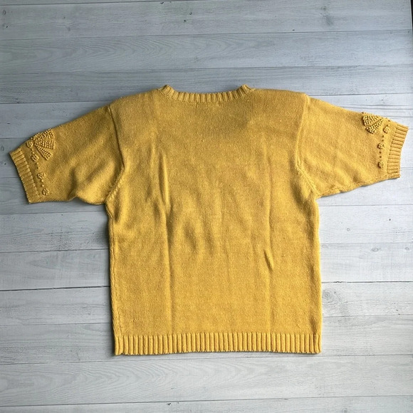 Vintage Yellow Embroidered Short Sleeve Knit Sweater Size M - Picture 5 of 5